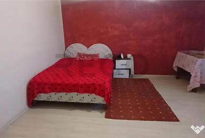 Casă cu 3 camere cu Teren 1300 Mp în Șușturogi - 1