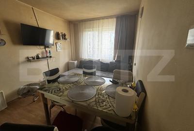 Apartament de vanzare, cu 3 camere, zona Micro 14 - 2