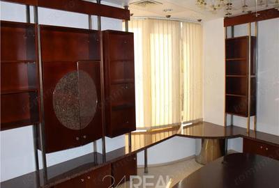 Spațiu comercial, în P-ța Victoriei - 6