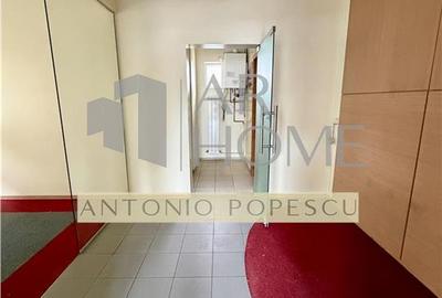 Spațiu comercial, de 65 mp, în Central - 4