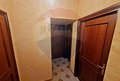 Birou, de 40 mp, în Central - 3