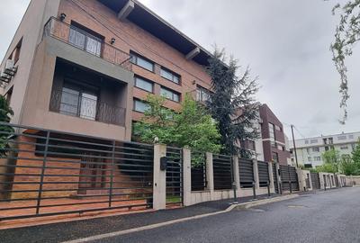 Casă cu 6 camere cu Teren 250 Mp în Băneasa - 13