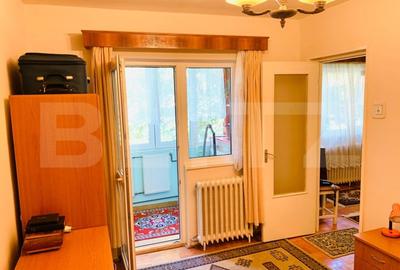 Apartament de vanzare, cu 3 camere, zona 7 Noiembrie - 5