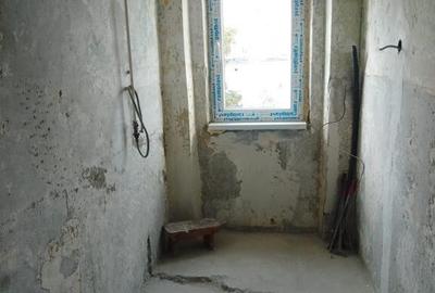 Apartament cu 3 camere semidecomandat în Viziru 3 - 3