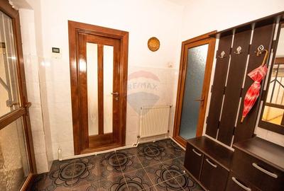 Casa / Vila cu piscina, 6 camere de vanzare in zona Central - 44