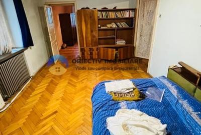 Apartament 3 camere de vanzare - Zona Centrala / Etaj 1 - 4