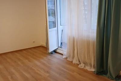 Proprietar vând apartament 3 camere SD Tătărași bloc fără risc seismic etaj 2 - 6