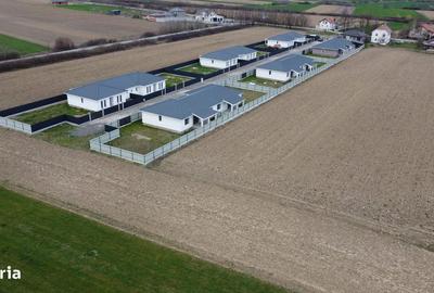 Casă cu 4 camere cu Teren 465 Mp în Odoreu - 1