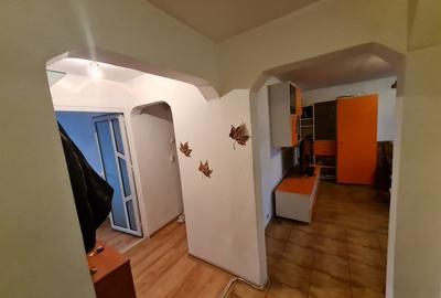 Apartament cu 3 camere decomandat, mobilat în Crihala - 1
