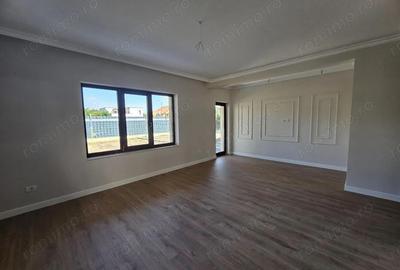 Casă cu 5 camere cu Teren 350 Mp în Aradului