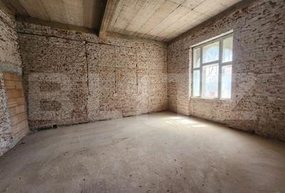 Conac boieresc de epoca – eleganta istorica, asteapta sa renasca,1600 mp teren - 2