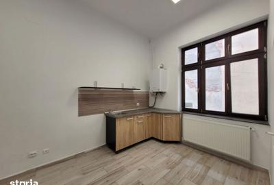 Spațiu comercial, de 78 mp, în Central - 3