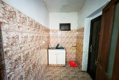 Casă cu 10 camere cu Teren 265 Mp în Găvana - 36