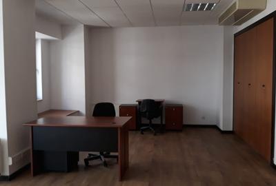 Birou, de 5,800 mp, în 1 Mai - 2
