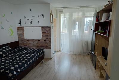 TITAN PARC Piata Minis,bl.1978,Amenajata, balcon,Libera