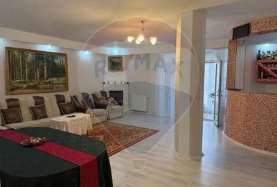 Casa / Vila cu 6 camere de vanzare - 12