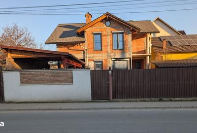 Casă cu 10 camere cu Teren 339 Mp în Decebal - 10