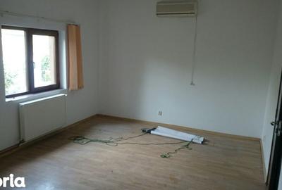 Casă cu 4 camere cu Teren 100 Mp în Central - 5