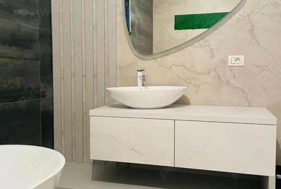 Casă cu Teren 999 Mp în Central - 2