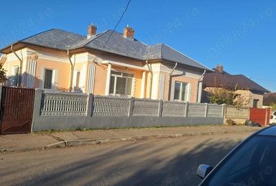 Casă cu 5 camere în Central - 1