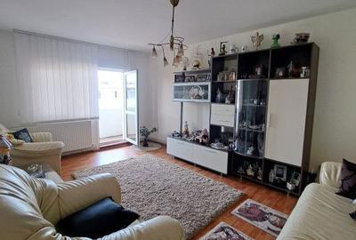 Apartament cu 3 camere decomandat în Traian - 1