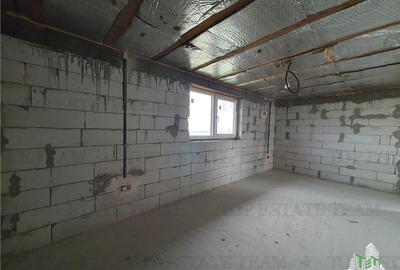 Casă cu 6 camere cu Garaj în Ciocârlia - 14