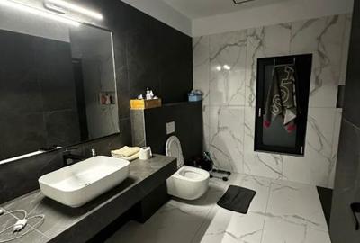 Casă cu 6 camere cu Teren 6.5 Mp în Groși - 3