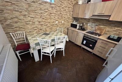 Casă cu Teren 253 Mp în Eșelnița