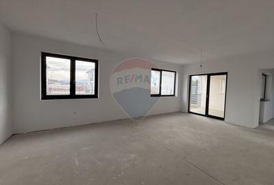 Casă cu 4 camere cu Teren 150 Mp în Șelimbăr