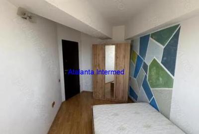 Apartament cu 3 camere decomandat în Far