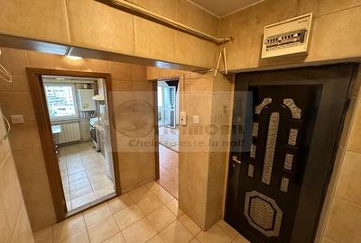 Decomandat, 2 cam, etaj 4/4, zona Hala Centrală , 142.000 € - 7