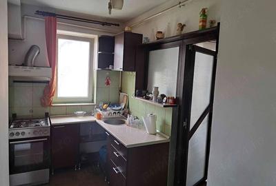 Apartament cu 3 camere semidecomandat în Aleea Trandafirilor - 4