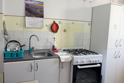 Apartament cu 2 camere decomandat în Titan