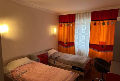 Inchiriez apartament cu 3 camere in cartierul Manastur - 1
