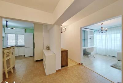 Apartament cu 3 camere, mobilat în Romană