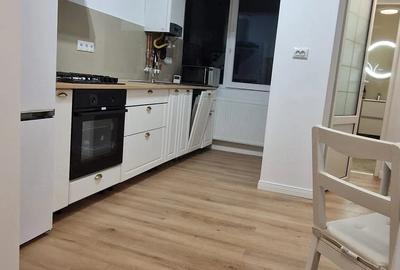 Apartament cu 2 camere decomandat în Cornișa