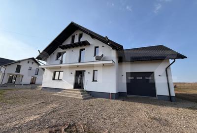 Casă individuală cu 5 camere cu Garaj în Nord