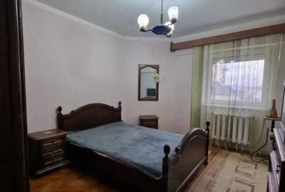 Apartament cu 3 camere decomandat, mobilat în Central