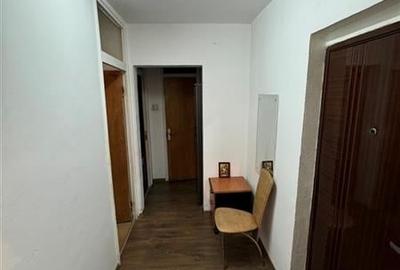 Vanzare Apartament 4 Camere Semidecomandat Piata Sudului-Tulnici