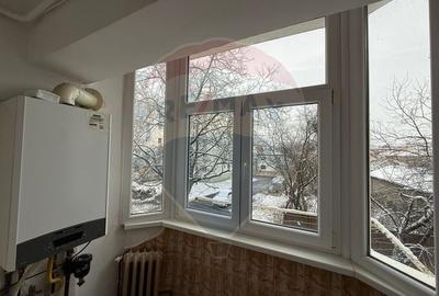 Apartament cu 3 camere de închiriat în zona 1 Mai - 12