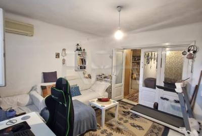 Casa batraneasca cu 3 camere in spatele stadionului Olimpia din Vitan - 3