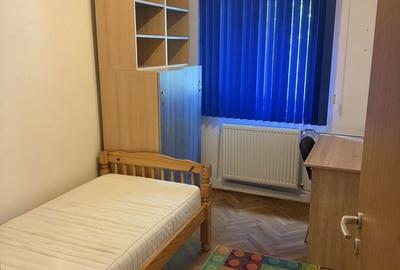 Apartament cu 3 camere semidecomandat în Central - 4
