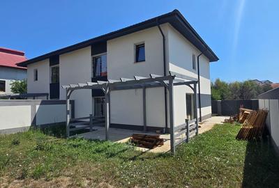 Agigea-Primarie, vila P+1, SD 125 mp, 4 camere, teren in proprietate de 260 mp - 18