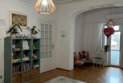 Apartament cu 5 camere semidecomandat, mobilat în Armeneasca