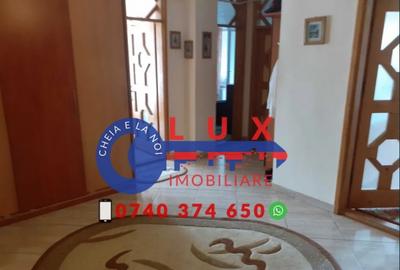 Apartament cu 3 camere decomandat în Central - 2