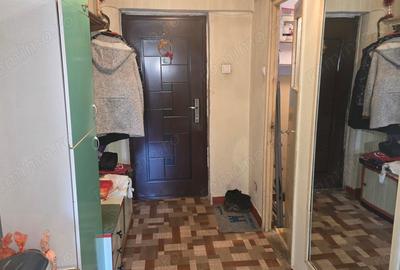 Apartament cu 3 camere decomandat în 22 Decembrie - 10