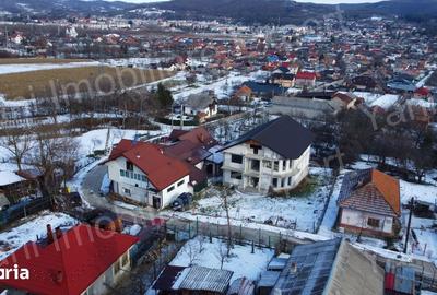 Casă cu 4 camere cu Teren 723 Mp în Central - 10