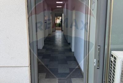 Spațiu comercial, de 92.199996948242 mp, în Ștefan cel Mare - 24