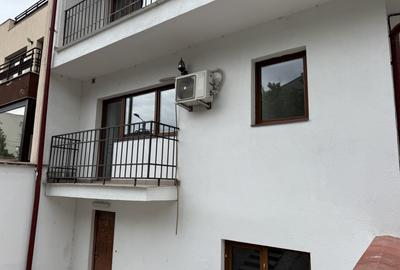 Casă individuală cu 13 camere cu Teren 321 Mp în Lacul Tei - 2