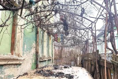 Casă cu 6 camere cu Teren 570 Mp în Central